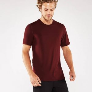 Manduka Yoga-Shirt CROSS TRAIN TEE PORT dunkel-rot für Männer 1